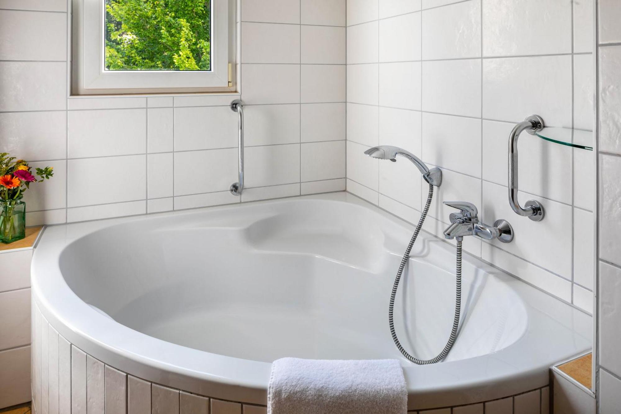Ferienwohnung Am Neumagen Staufen im Breisgau Bagian luar foto